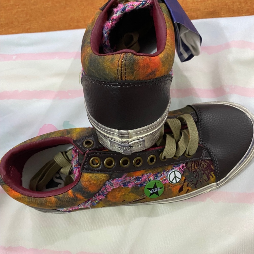 Vans Multicolor Low-Top Sneakers - Picture 8 of 9